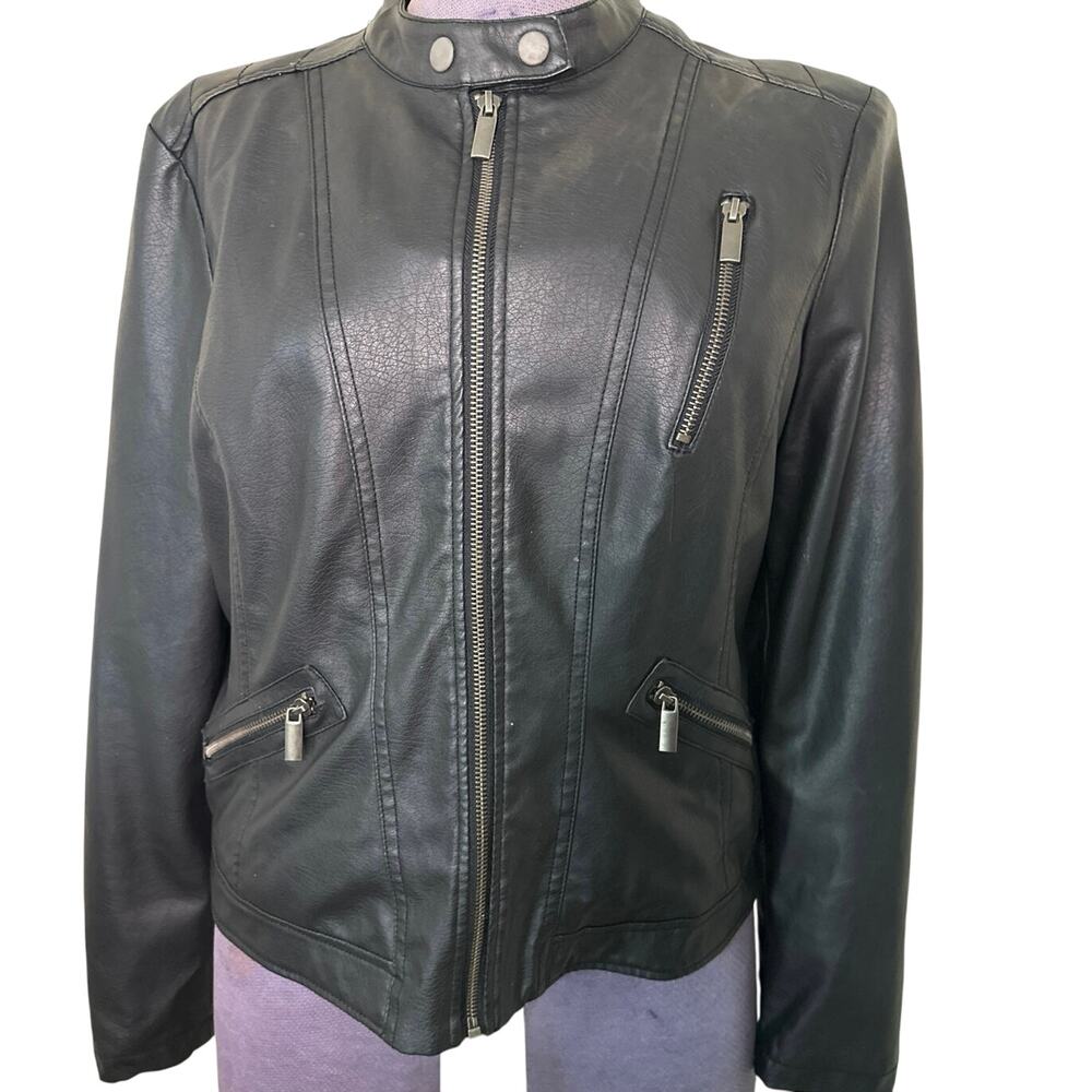 Miss Lili Quarter length Faux Leather Moto Jacket black women’s size Large